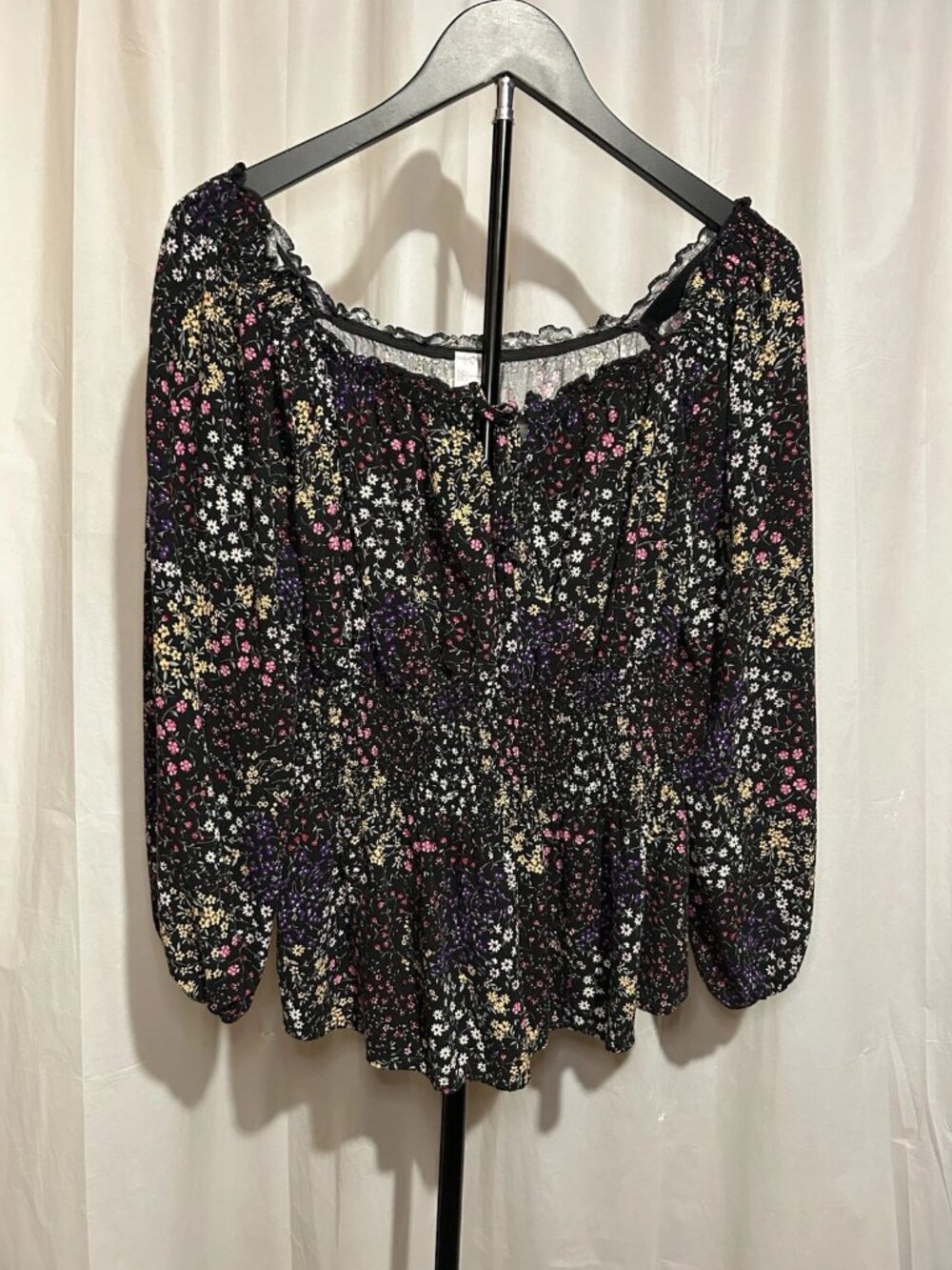 No Boundaries Juniors Women Smocked Peasant Top Shirt Black Floral L Boho
